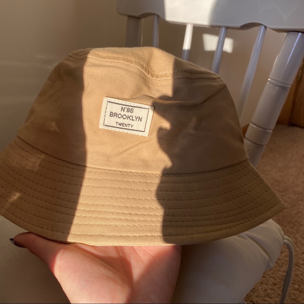 Bucket hat